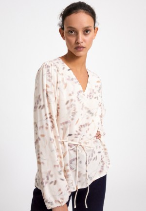 ARMEDANGELS ADRIAA PRESSED FLOWERS Blouse made of LENZING™ ECOVERO™ Oatmilk | CPJY-79136