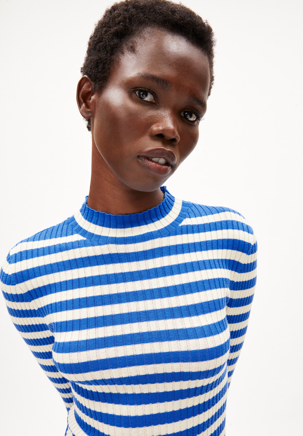 ARMEDANGELS ALAANIA STRIPED Sweater Slim Fit made of Organic Cotton Warm Blue-oatmilk | DCIV-54317