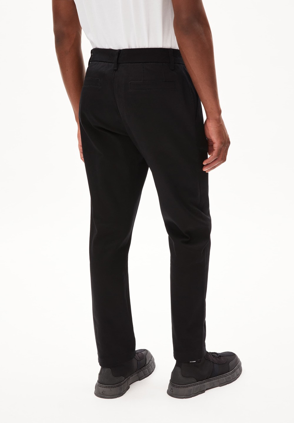 ARMEDANGELS ALVAARO PREMIUM Chino Pants made of Organic Cotton Mix Schwarz | ITNV-26850