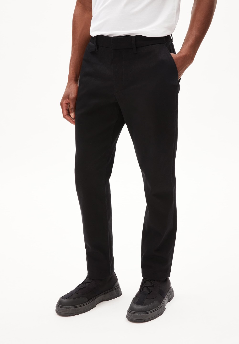 ARMEDANGELS ALVAARO PREMIUM Chino Pants made of Organic Cotton Mix Schwarz | ITNV-26850