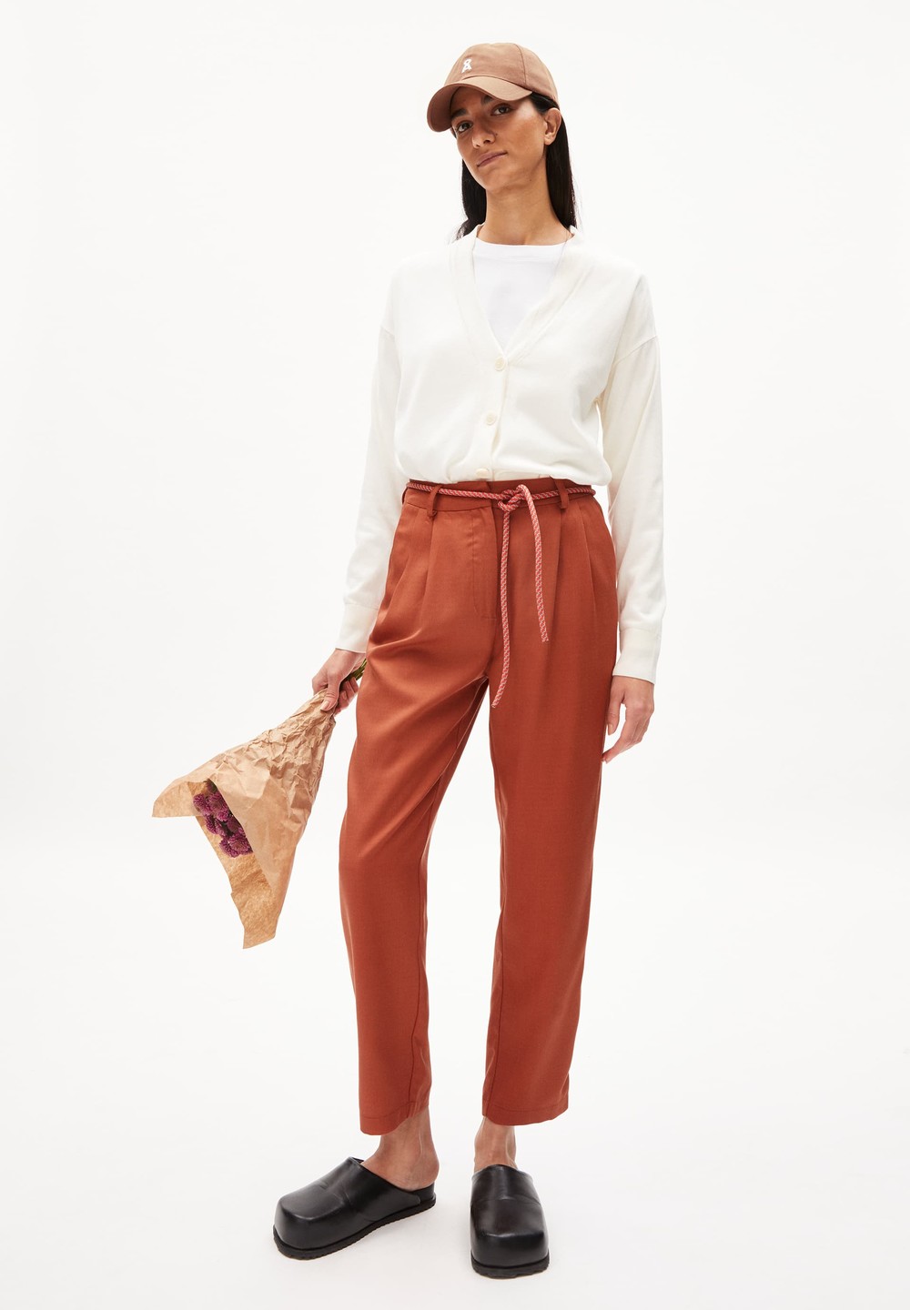 ARMEDANGELS ARETAA Pants Relaxed Fit made of TENCEL™ Lyocell Brick | PJNF-53702