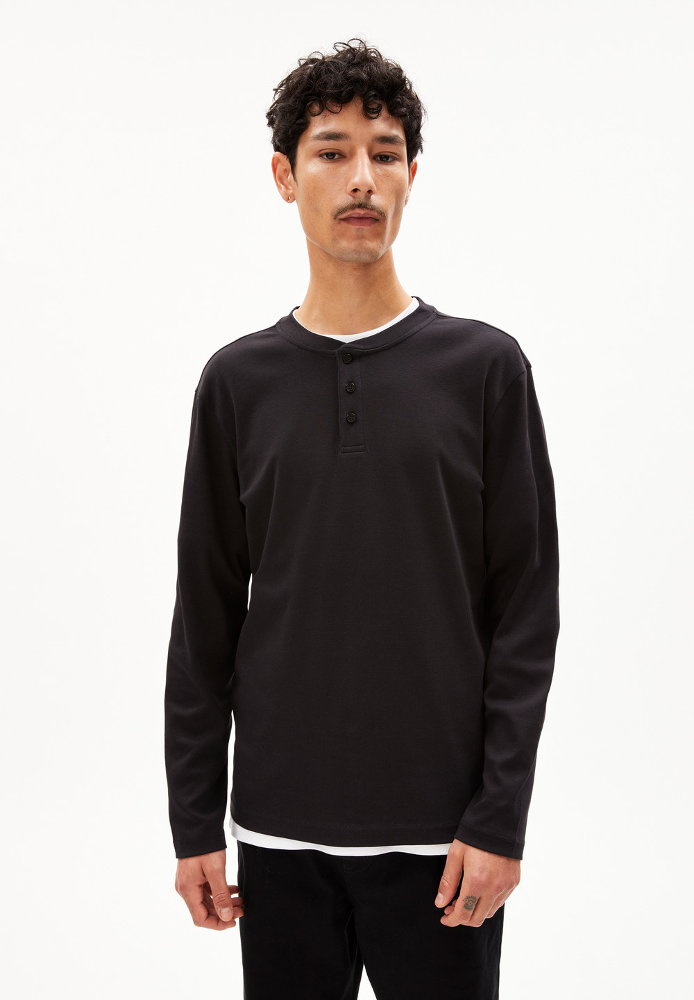 ARMEDANGELS FAANO PREMIUM Longsleeve Slim Fit made of Organic Cotton Schwarz | TACY-27591