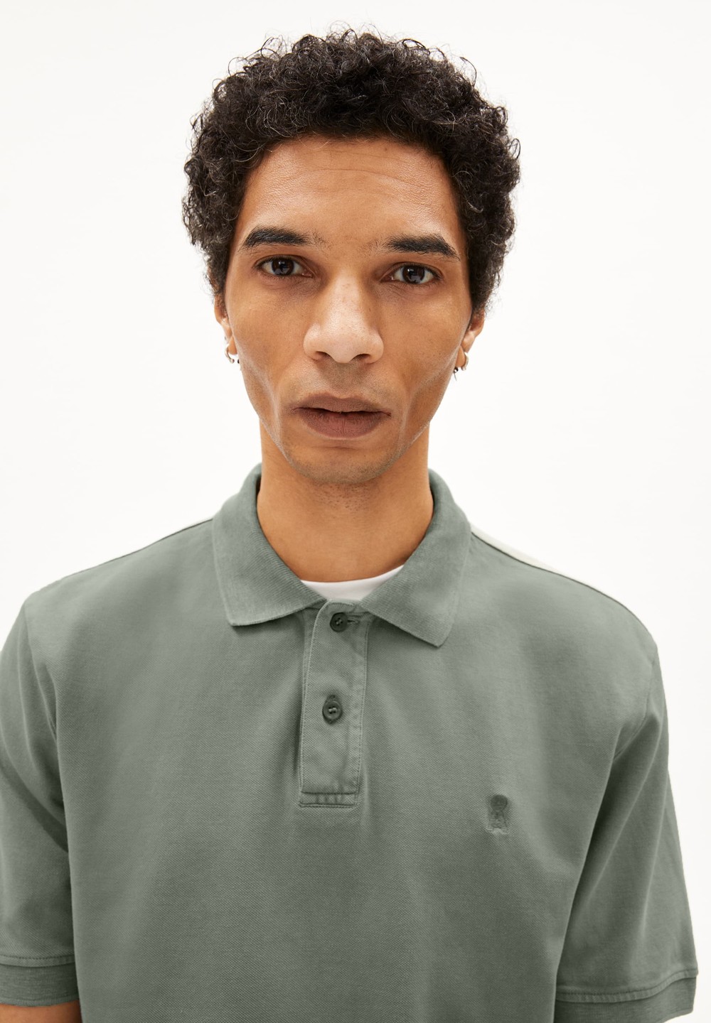 ARMEDANGELS FIBRAAS GMT DYE Polo T-Shirt Regular Fit made of Organic Cotton Grau Grün | SCAI-30687