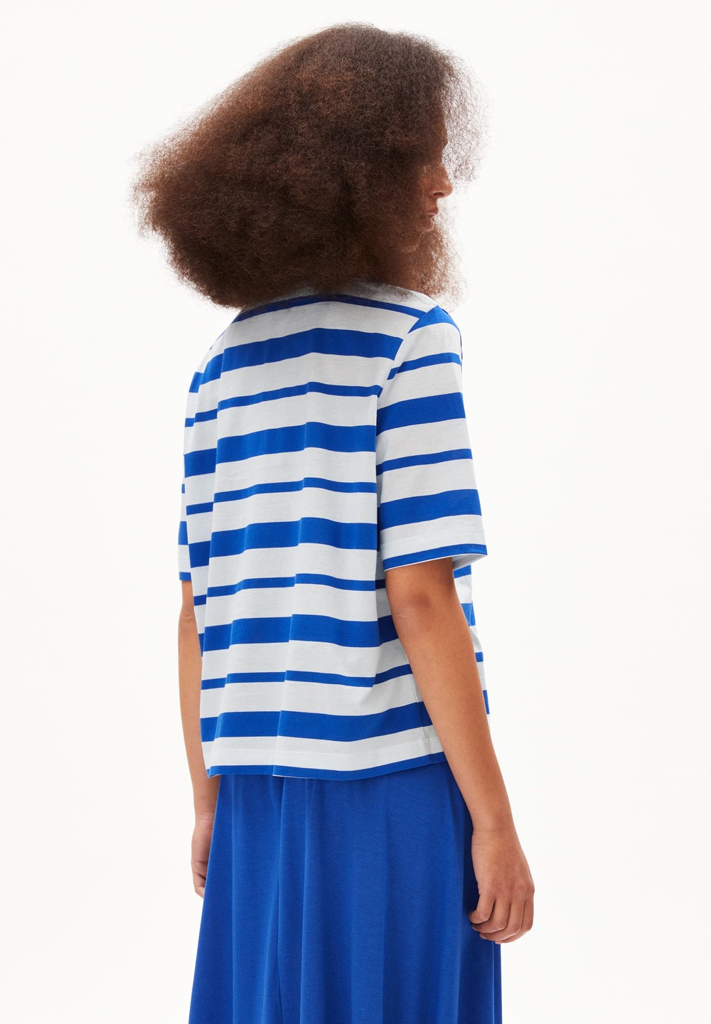 ARMEDANGELS FINIAA BLOCK STRIPES T-Shirt Loose Fit made of Organic Cotton Dynamo Blue-oatmilk | DNGK-67438