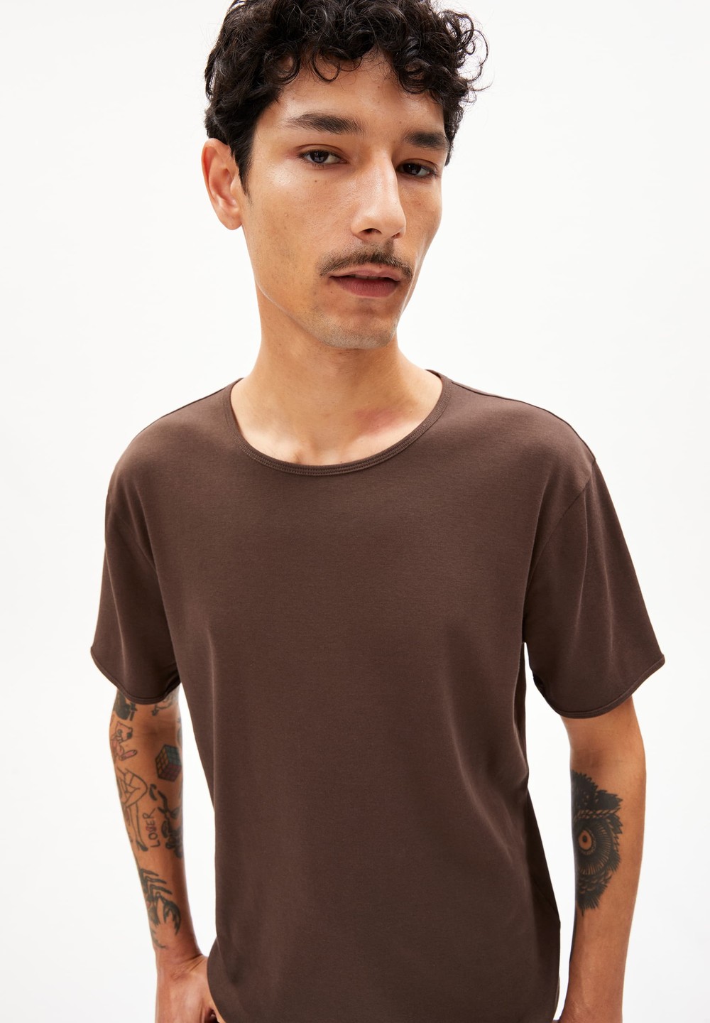 ARMEDANGELS FLATAA PREMIUM T-Shirt Relaxed Fit made of Organic Cotton Earth | OCHV-50721