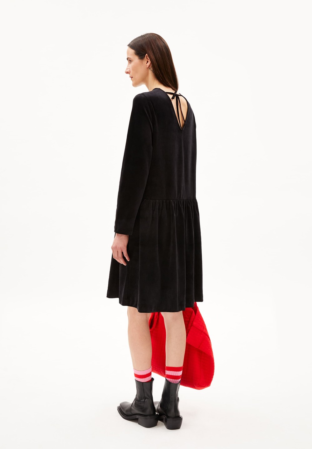 ARMEDANGELS GESAA LOU VELVET Jersey Dress Relaxed Fit made of Organic Cotton Schwarz | HQJF-18459