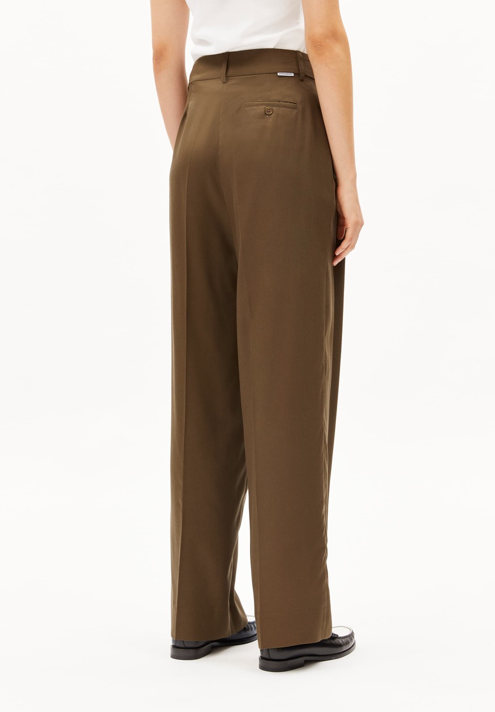 ARMEDANGELS KAAYAH Woven Pants made of TENCEL™ x REFIBRA™ Lyocell Dried Moss | KPXR-70382