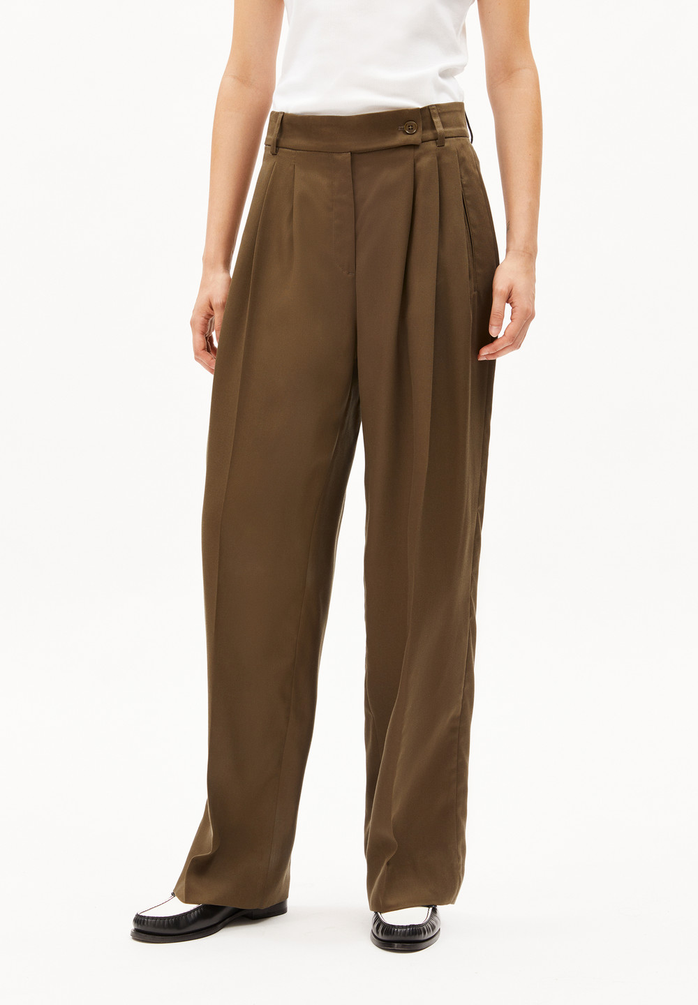 ARMEDANGELS KAAYAH Woven Pants made of TENCEL™ x REFIBRA™ Lyocell Dried Moss | KPXR-70382