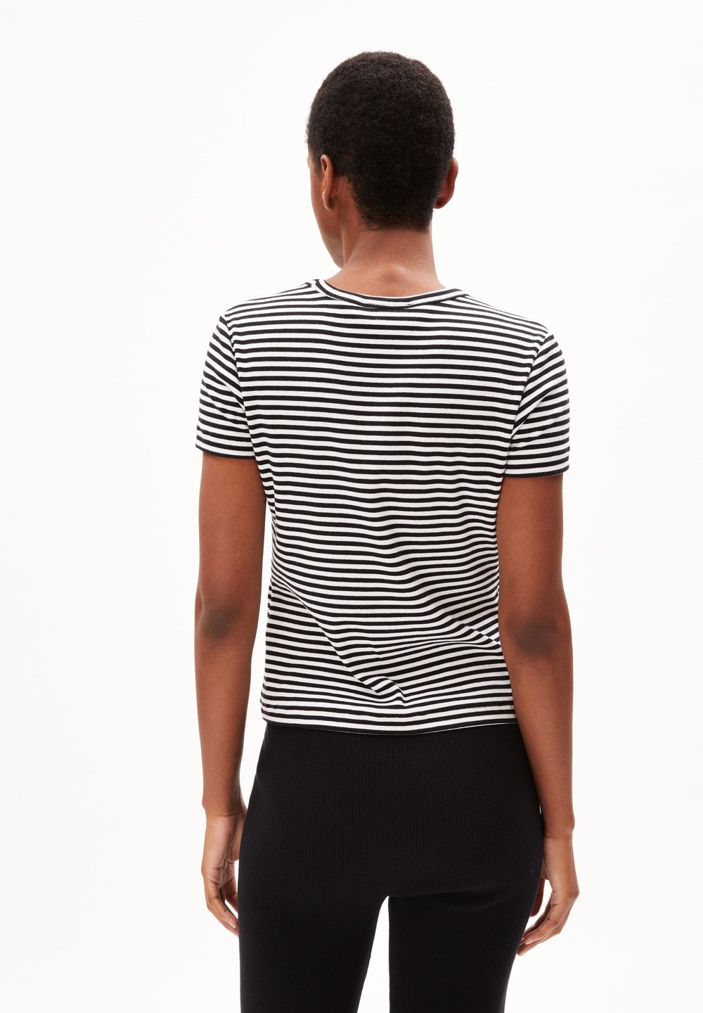 ARMEDANGELS KARDAA STRIPES Rib-T-Shirt Regular Fit made of Organic Cotton Mix Black-white | OSJA-37091