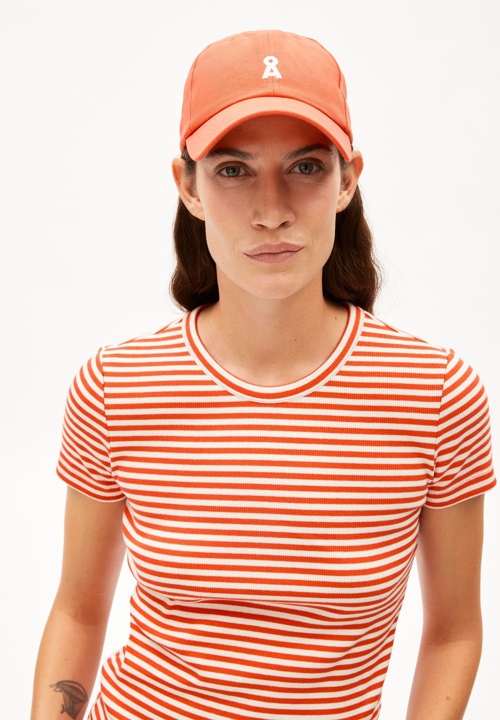 ARMEDANGELS KARDAA STRIPES Rib-T-Shirt Regular Fit made of Organic Cotton Mix Poppy Red-oatmilk | PNCB-07931