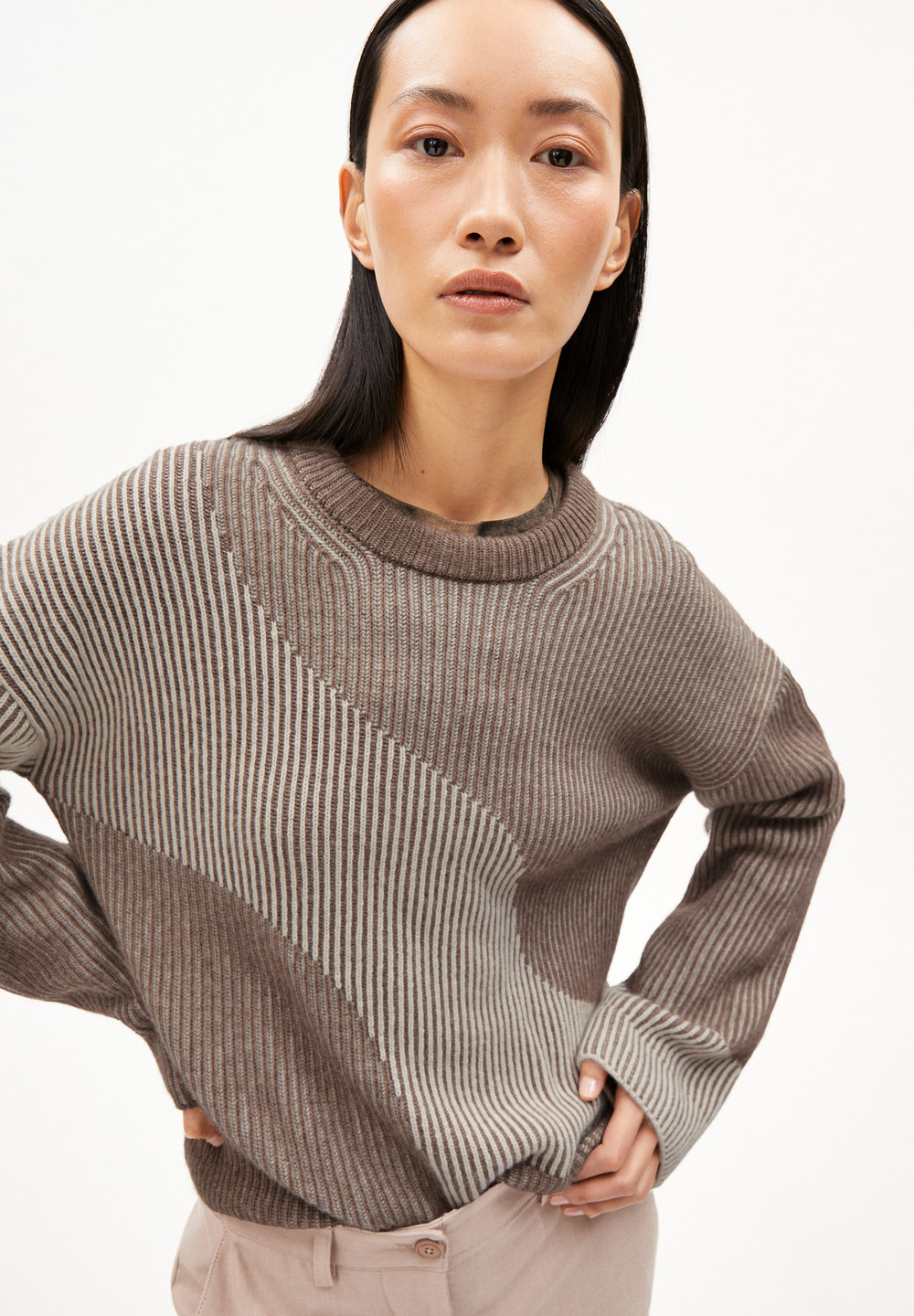 ARMEDANGELS MAYRAA VANISE Sweater Loose Fit made of Organic Wool Mix Cinnamon Dust Melange-oatmilk | MOZY-61253