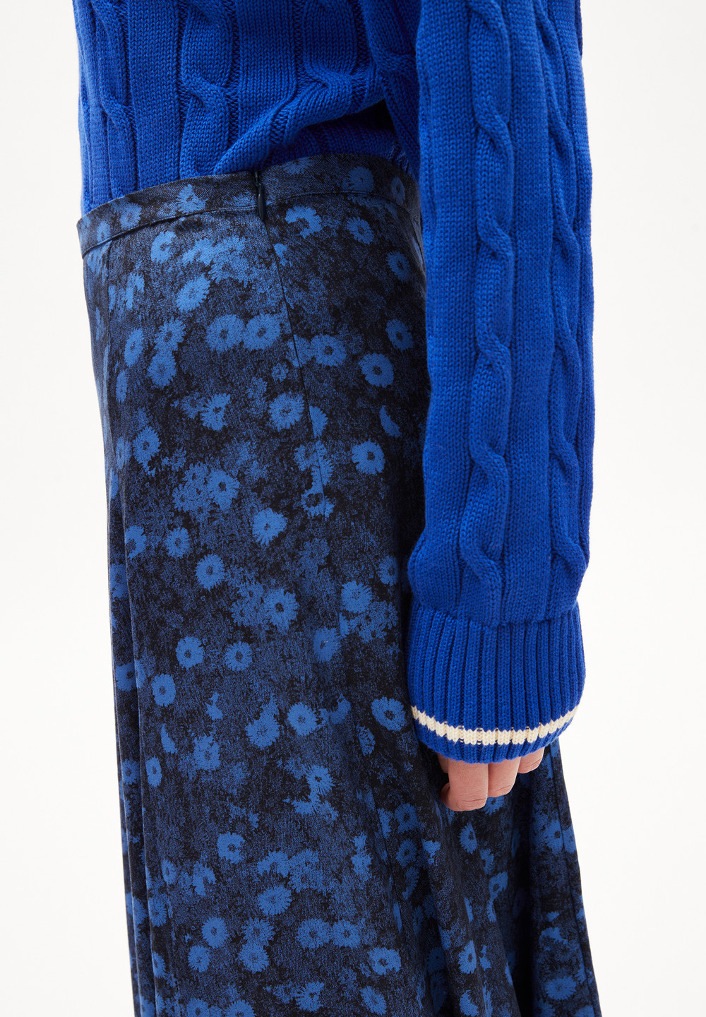 ARMEDANGELS MIKASAAMI MILLES FLEURS Woven Skirt Regular Fit made of LENZING™ ECOVERO™ Viscose Night Sky | VNWM-40679