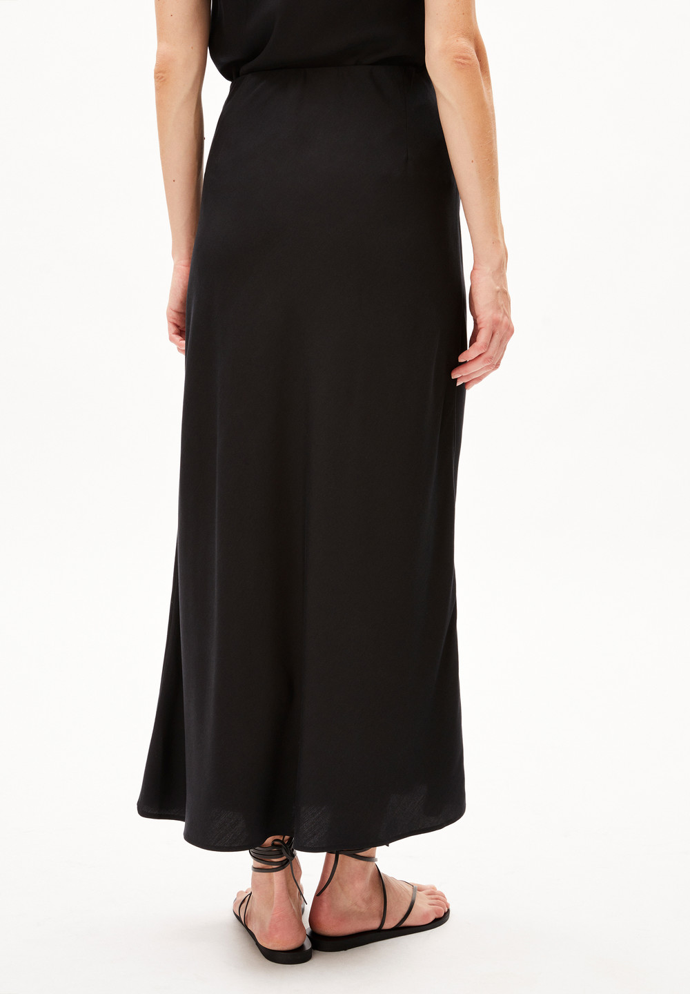 ARMEDANGELS MILAJAANA Woven Skirt Regular Fit made of TENCEL™ Lyocell Mix Schwarz | EGDW-50398