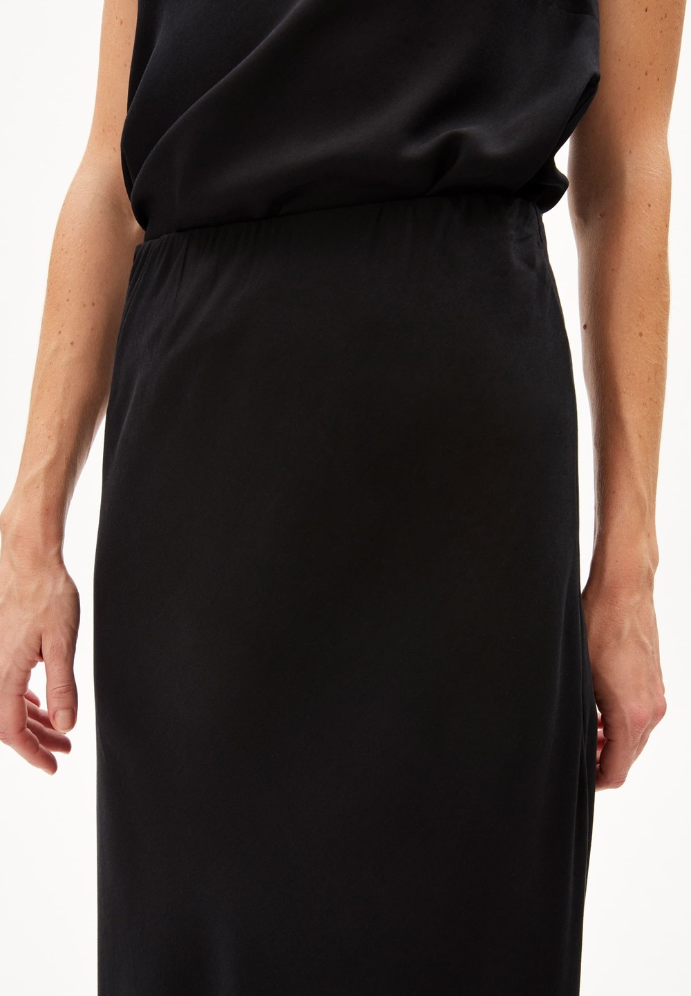 ARMEDANGELS MILAJAANA Woven Skirt Regular Fit made of TENCEL™ Lyocell Mix Schwarz | EGDW-50398