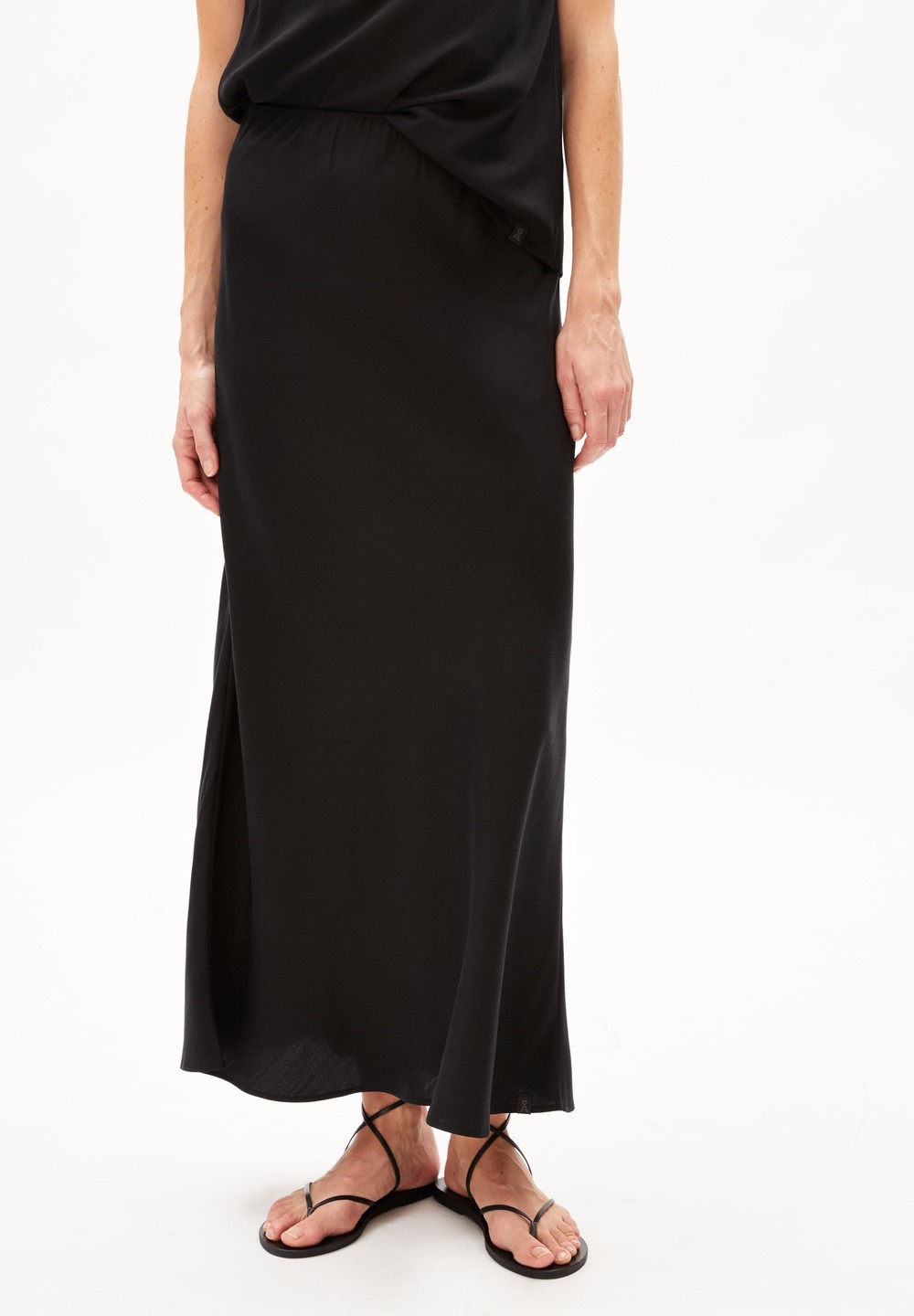 ARMEDANGELS MILAJAANA Woven Skirt Regular Fit made of TENCEL™ Lyocell Mix Schwarz | EGDW-50398