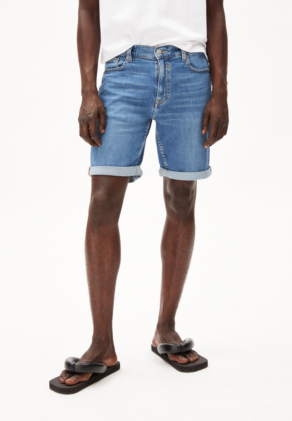 ARMEDANGELS NAAILO HEMP Denim Shorts made of Organic Cotton Hemp Mix Indigo | DYHU-51042