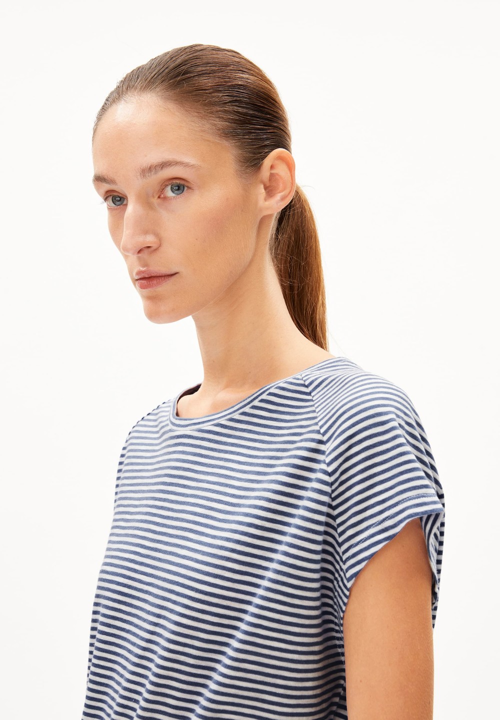 ARMEDANGELS ONELIAA LOVELY STRIPES T-Shirt Loose Fit made of Organic Cotton Faded Indigo-oatmilk | YEGR-37460