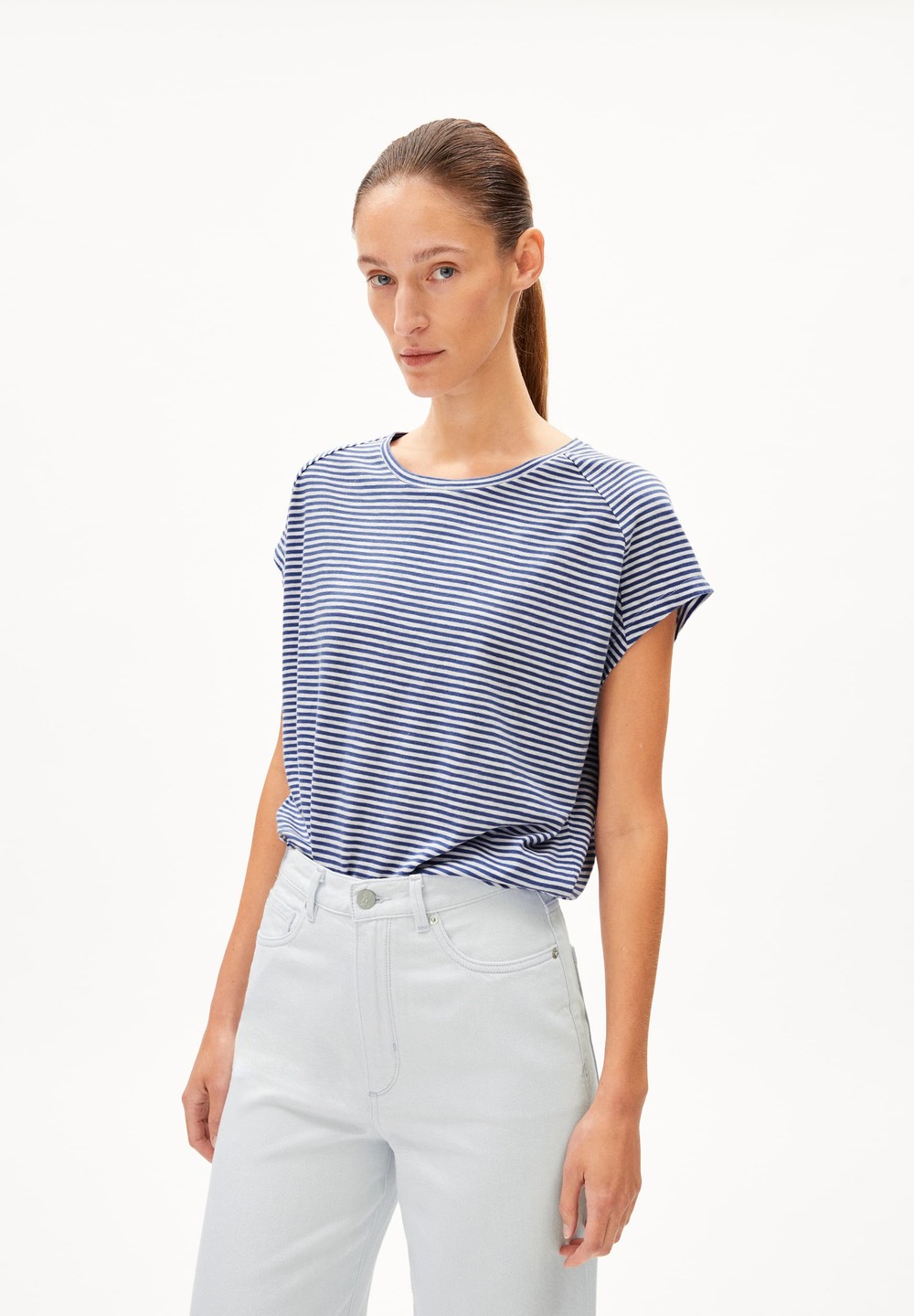 ARMEDANGELS ONELIAA LOVELY STRIPES T-Shirt Loose Fit made of Organic Cotton Faded Indigo-oatmilk | YEGR-37460