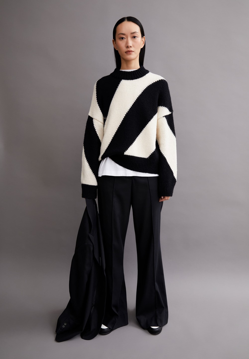 ARMEDANGELS SADNAA STRIPES Sweater Oversized Fit made of Merino-Wool Mix Oatmilk-black | AKBD-05438