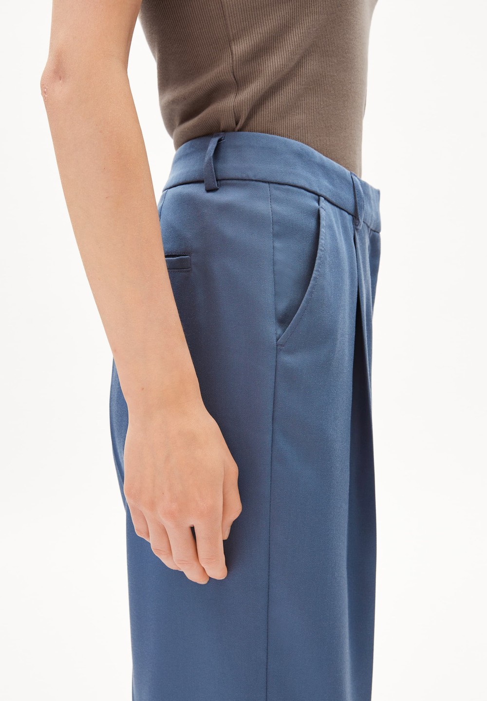 ARMEDANGELS SANDRINAA TAPERED Woven Pants made of TENCEL™ x REFIBRA™ Lyocell Blau | CYAR-74128