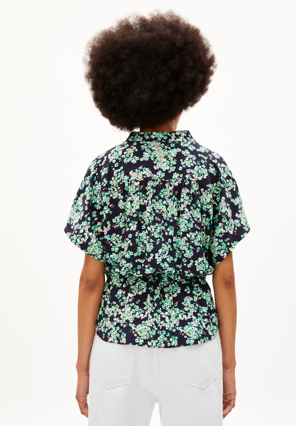 ARMEDANGELS STAACY DITSY FLORAL Blouse Relaxed Fit made of LENZING™ ECOVERO™ Viscose Night Sky | ZAUI-01345