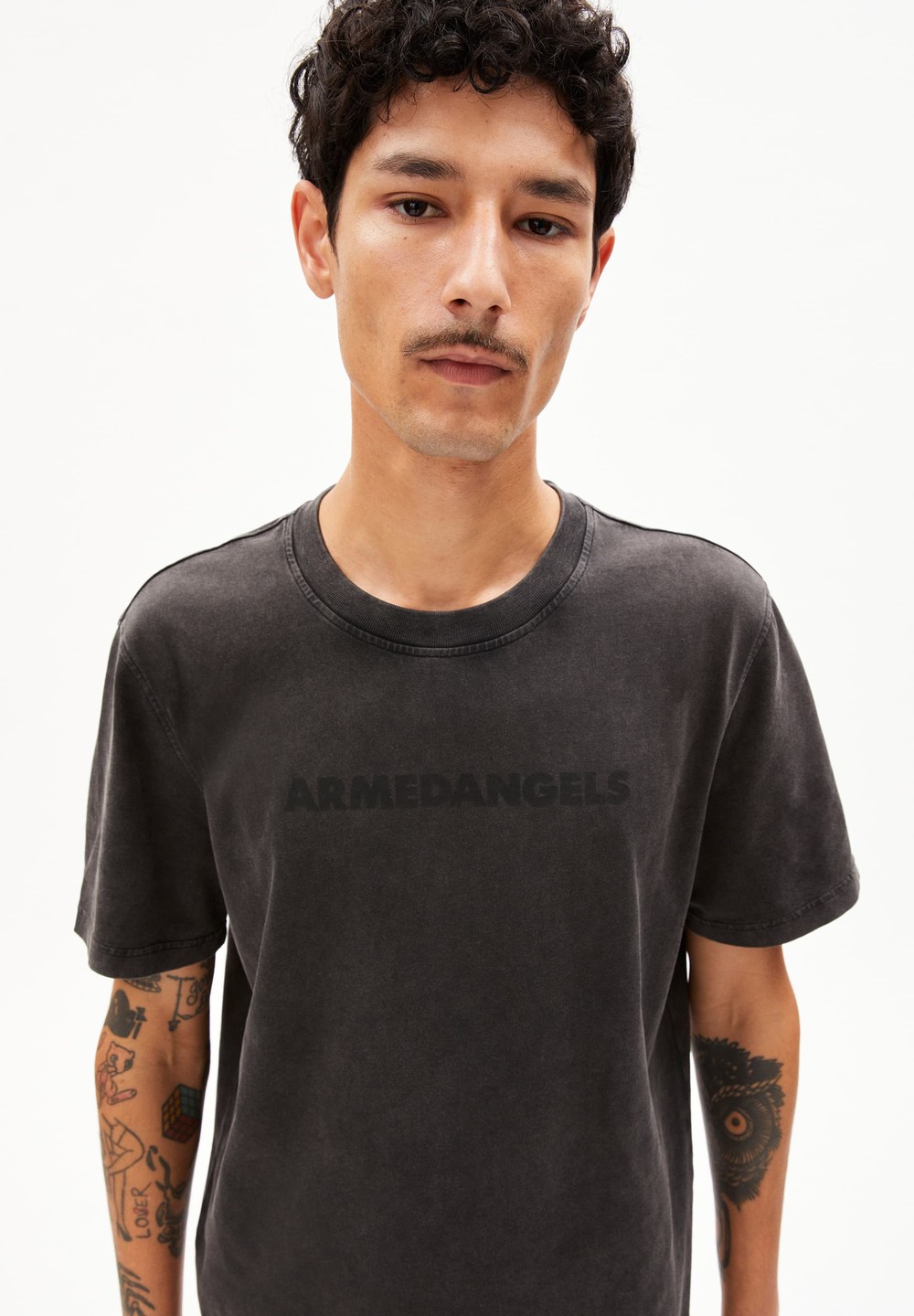 ARMEDANGELS TAALU GMT DYE Heavyweight T-Shirt Relaxed Fit made of Organic Cotton Schwarz | CLIV-17894