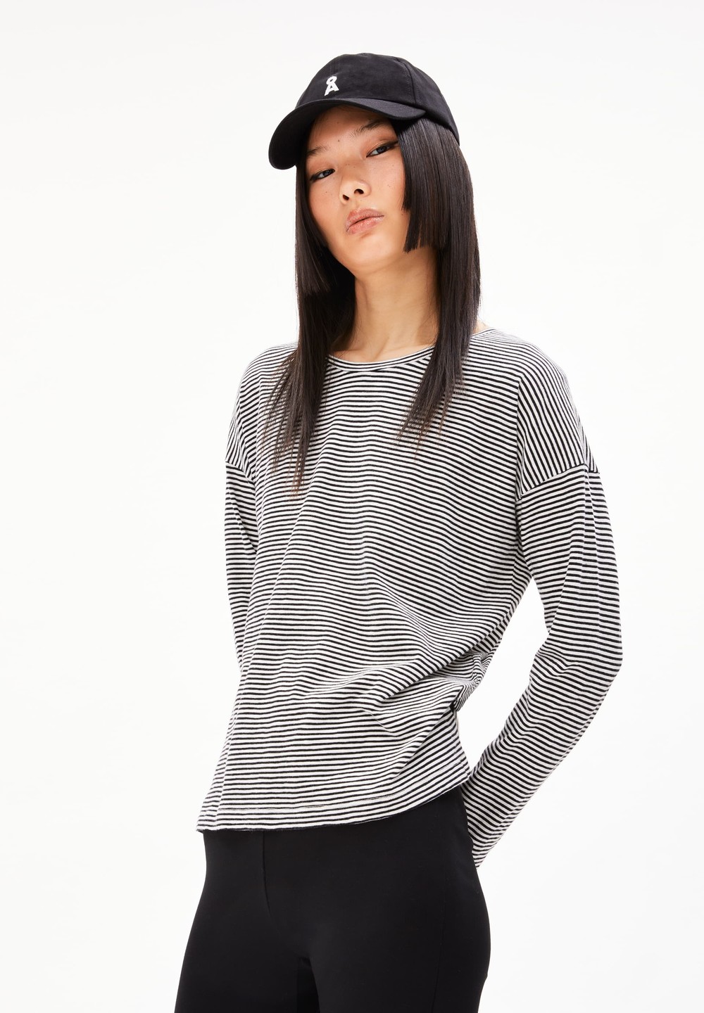 ARMEDANGELS XIANAA LOVELY STRIPES Longsleeve Oversized Fit made of Organic Cotton Black-oatmilk | QMVB-34901