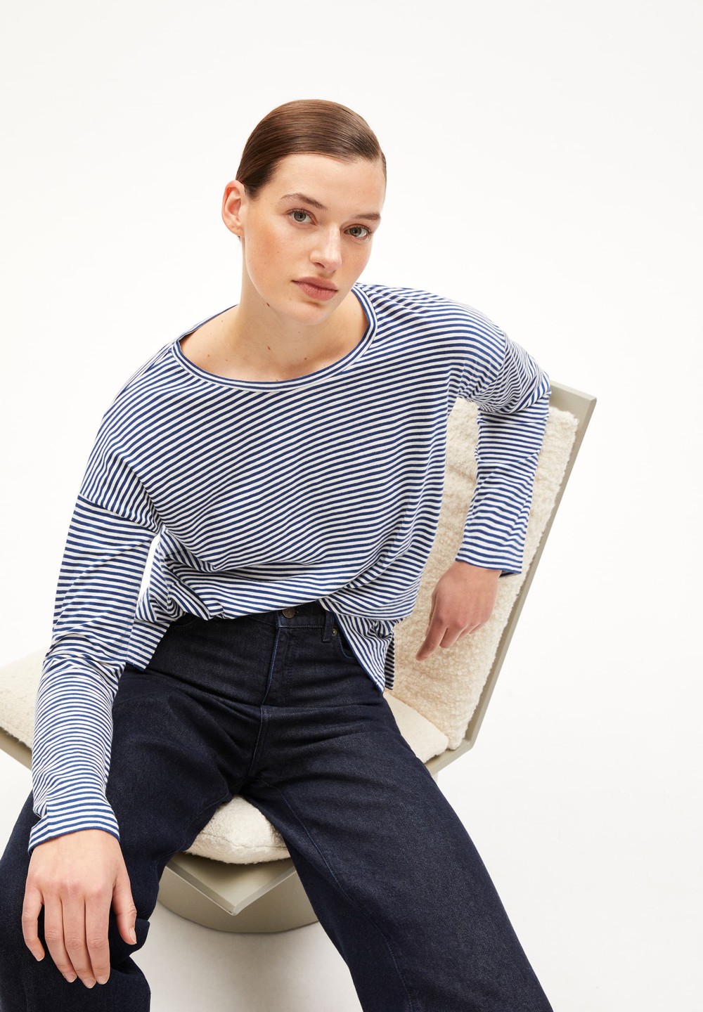 ARMEDANGELS XIANAA LOVELY STRIPES Longsleeve Oversized Fit made of Organic Cotton Faded Indigo-oatmilk | ZXQW-46823